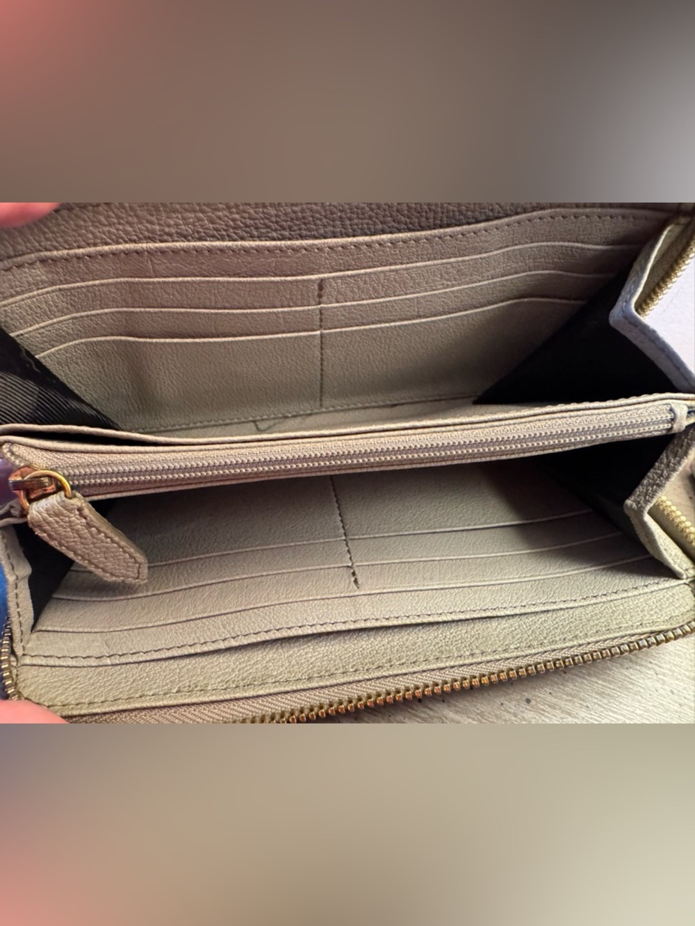 Burberry Cream Continental Leather Zip Wallet with Gold Plaque. - Picture 11 of 16
